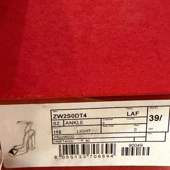 Valentino Garavani Beige and Gold Heels - Picture 4 of 10